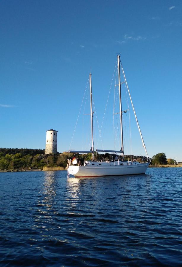 Hotel Besondere Übernachtung auf dem 2 Mast Segelboot Wannago Rostock Exterior foto
